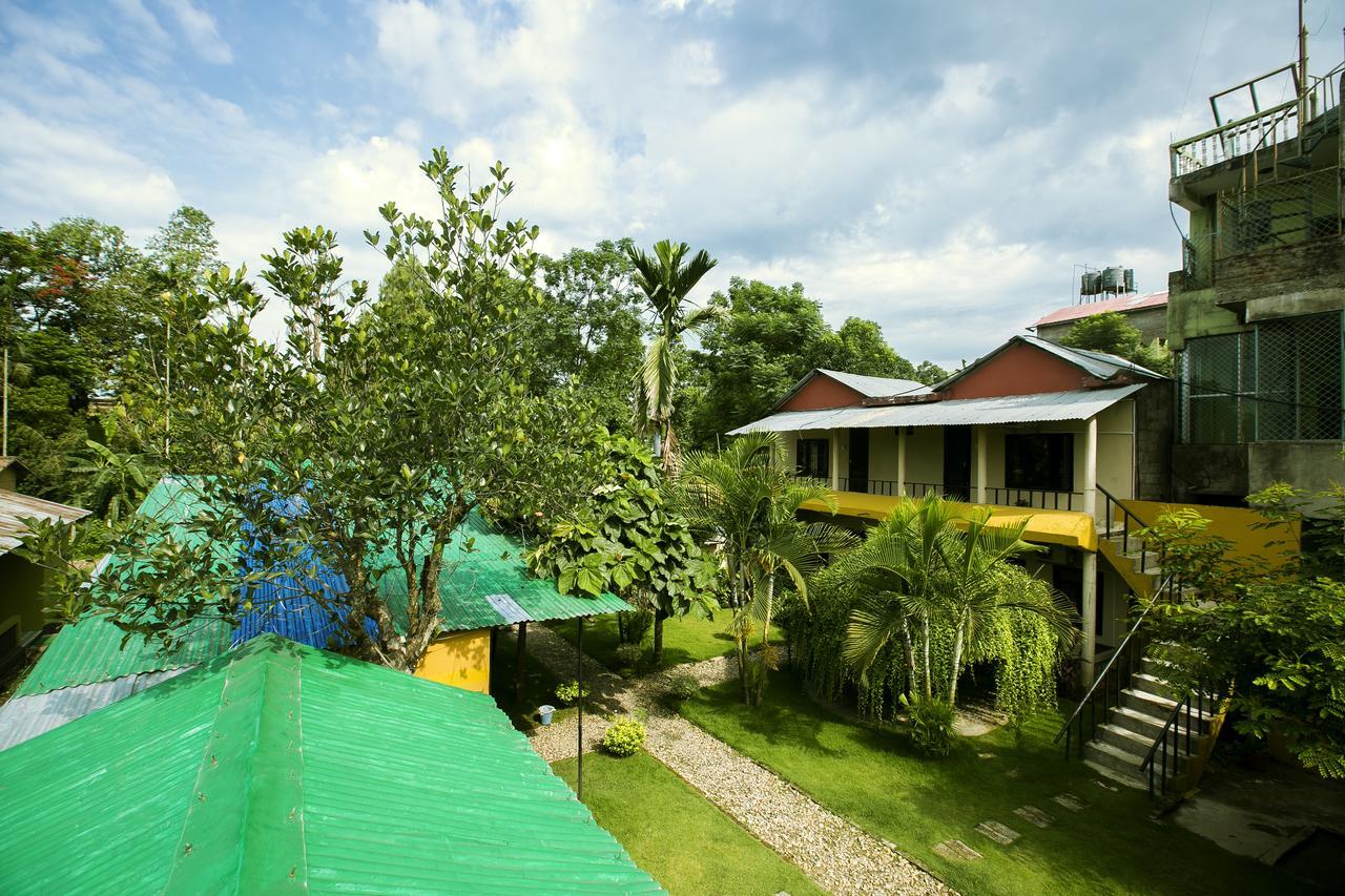 Sauraha Nana Hotel エクステリア 写真