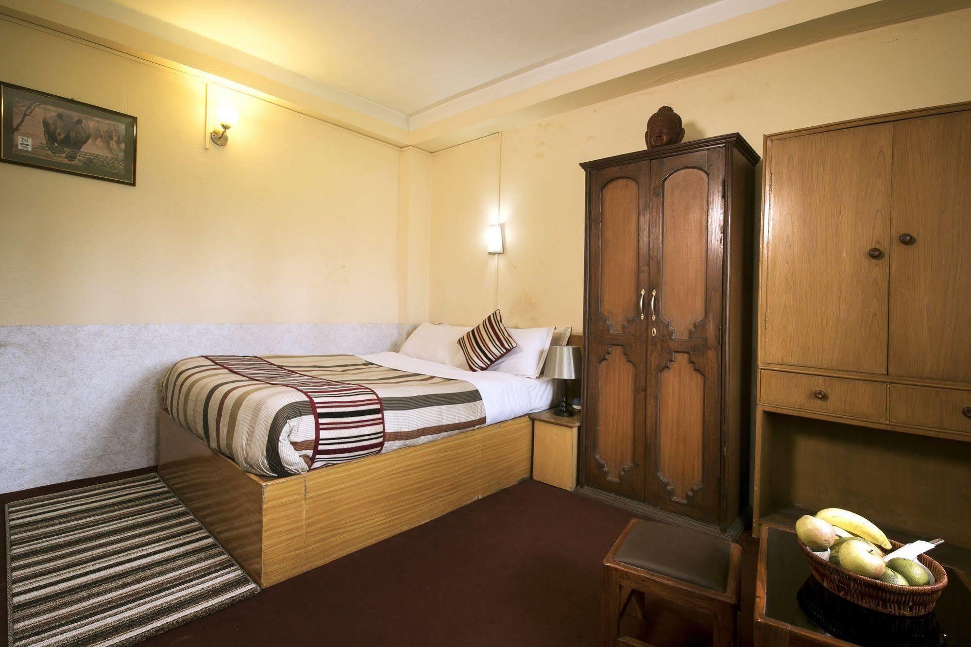 Sauraha Nana Hotel エクステリア 写真