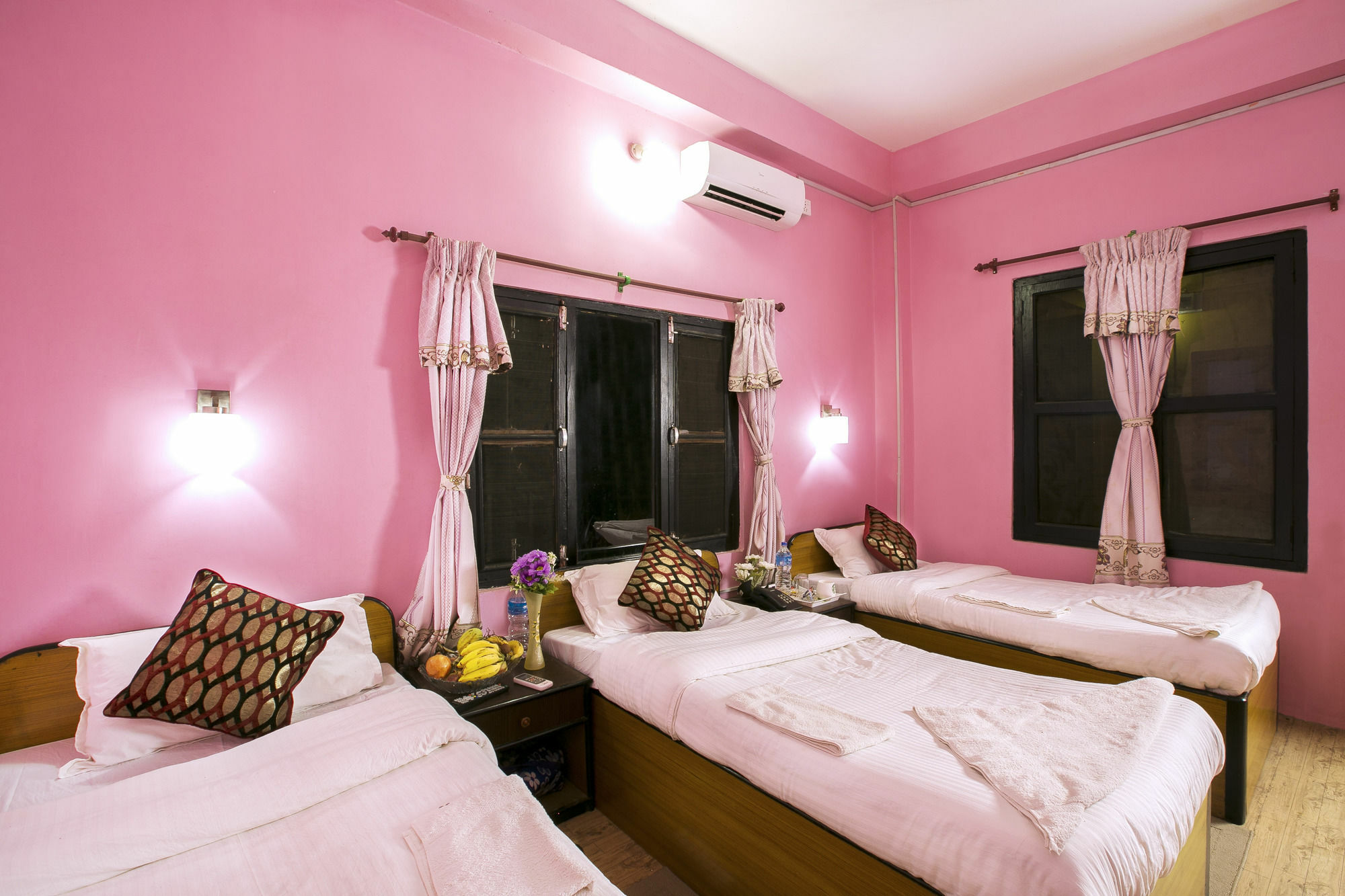 Sauraha Nana Hotel エクステリア 写真